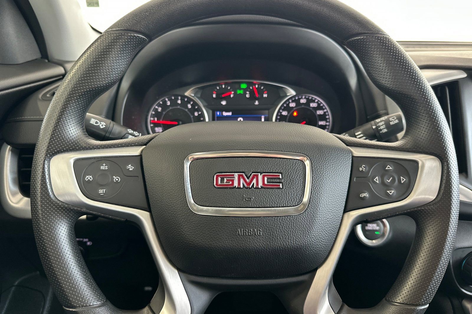 Used 2024 GMC Terrain SLE w/ Elevation Edition image 23