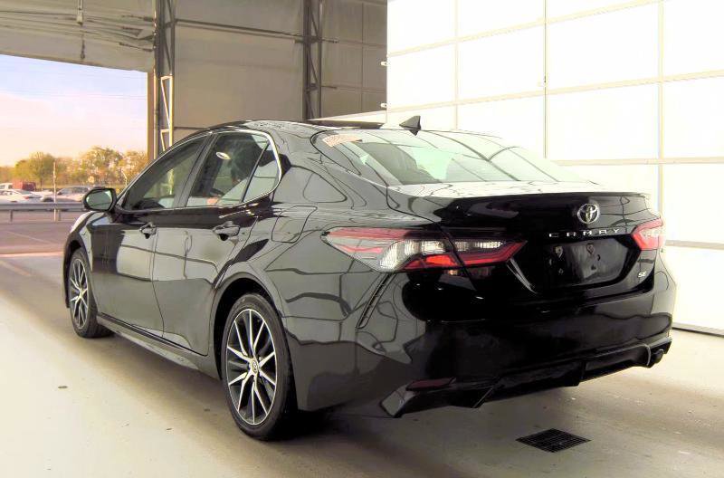 Used 2019 Toyota Camry SE FWD image 6