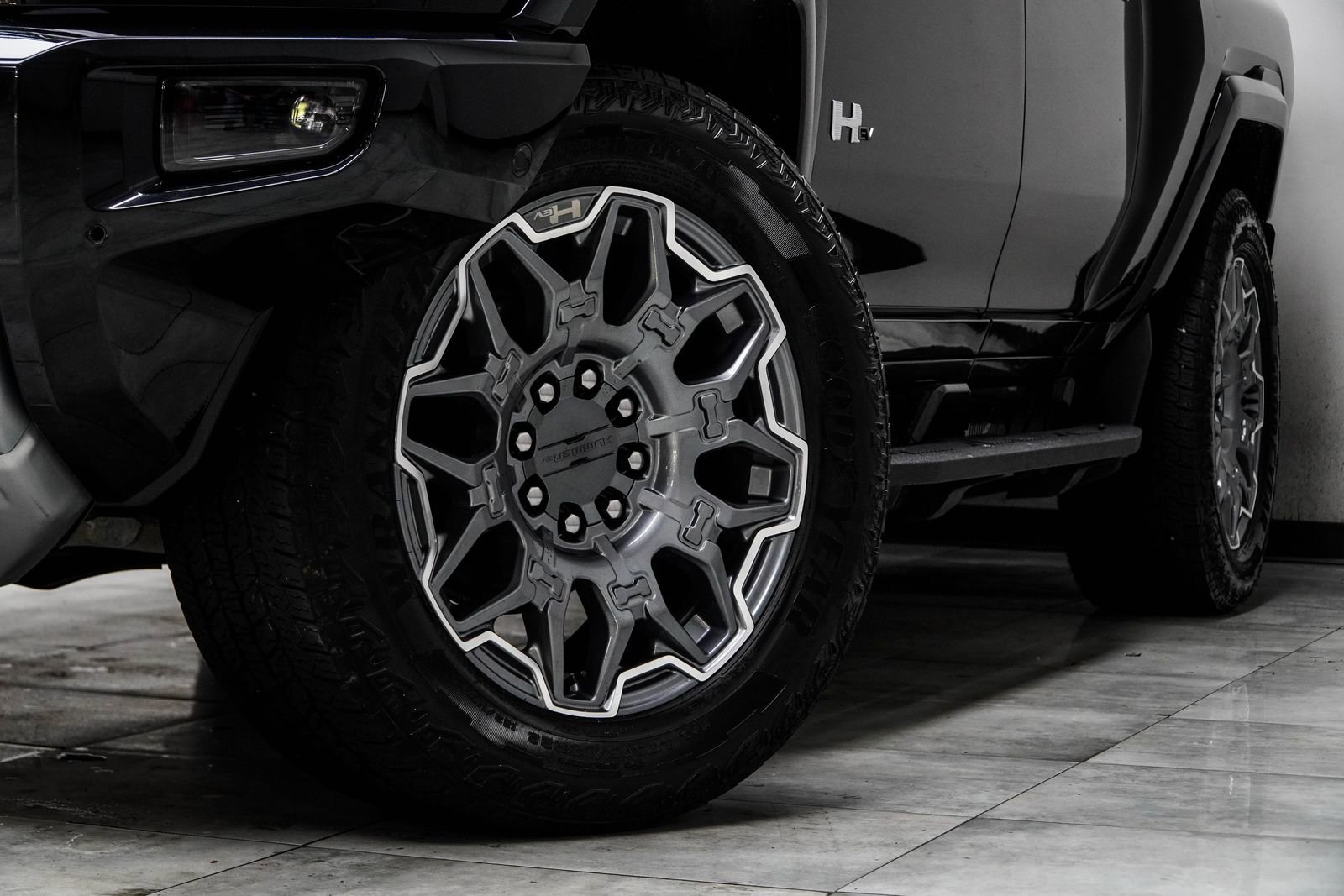 Used 2025 GMC Hummer EV 3X AWD/4WD image 3