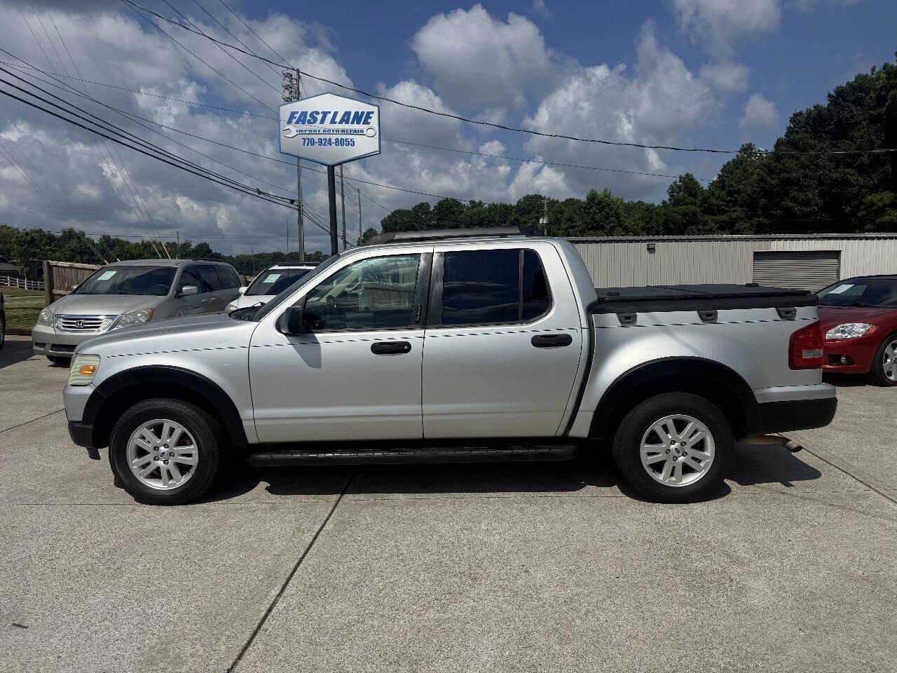 Used 2010 Ford Explorer Sport Trac XLT RWD image 4