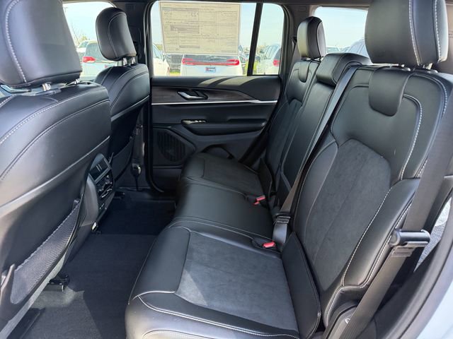 New 2026 Jeep Grand Cherokee Laredo image 23