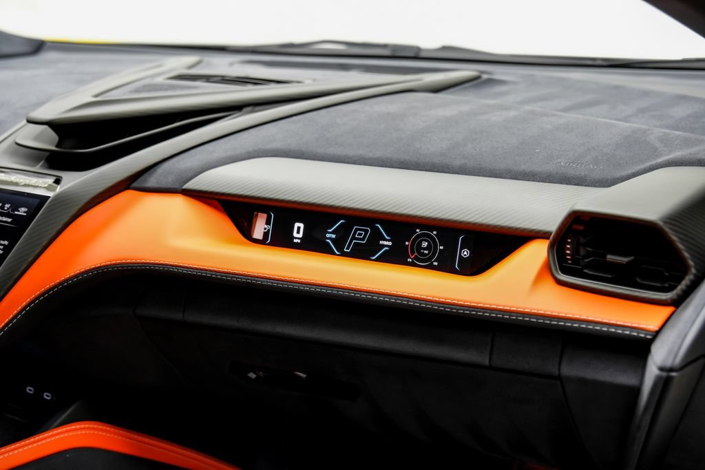 Used 2025 Lamborghini Revuelto AWD/4WD image 34