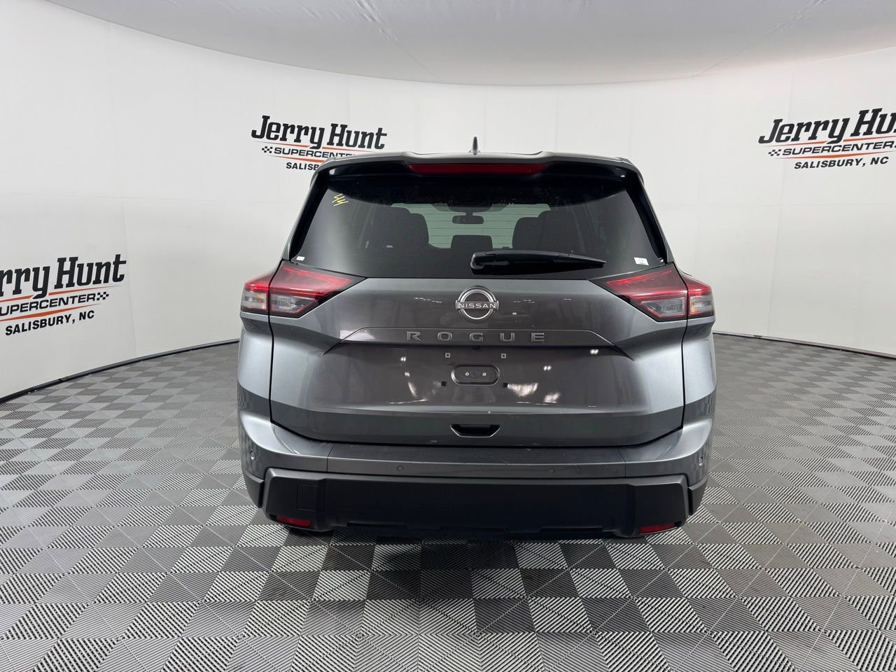 Used 2025 Nissan Rogue SV image 9