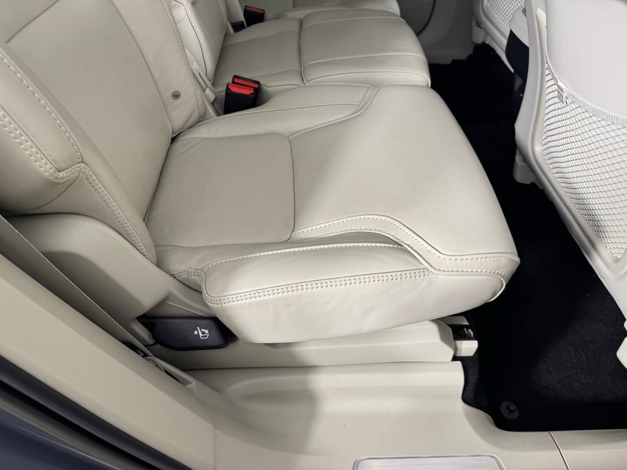 Used 2023 Volvo XC90 B6 Ultimate w/ Protection Package Premier AWD/4WD image 31