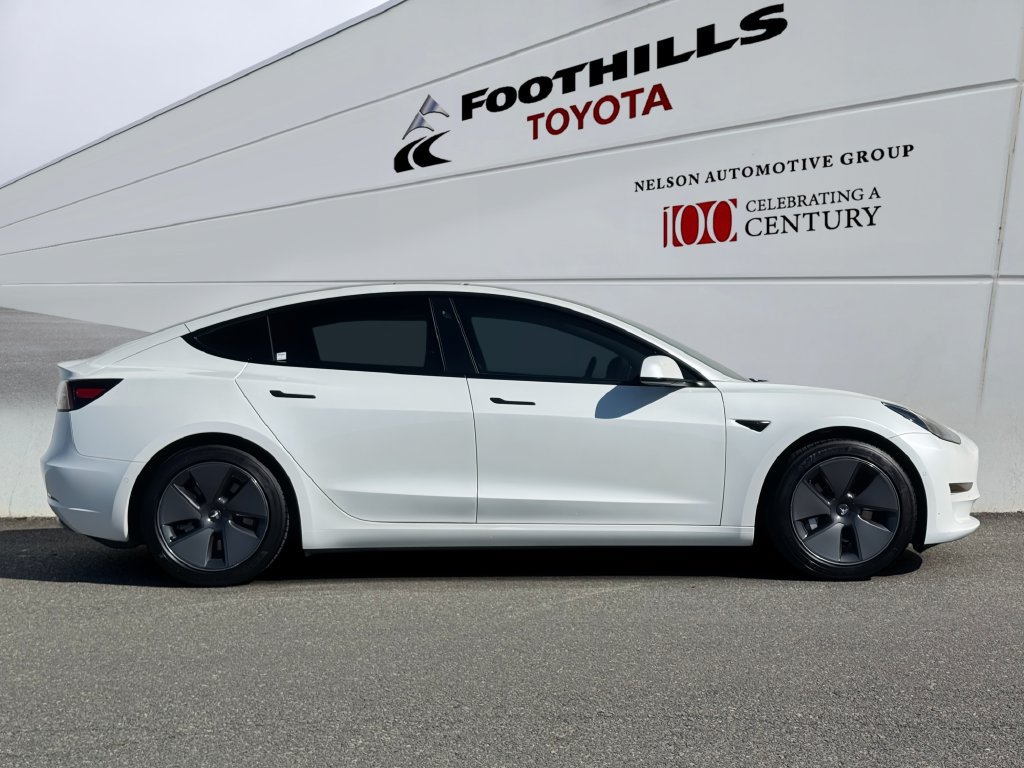 Used 2021 Tesla Model 3 Standard Range Plus RWD image 3