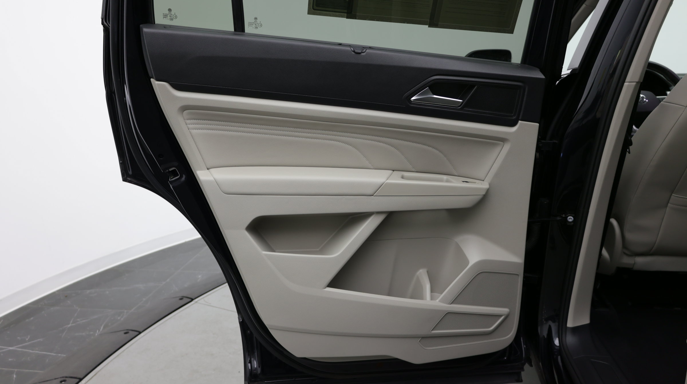 Used 2023 Volkswagen Atlas SE FWD image 25
