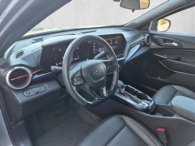 Used 2025 Chevrolet Trax RS w/ Sunroof Package FWD image 10