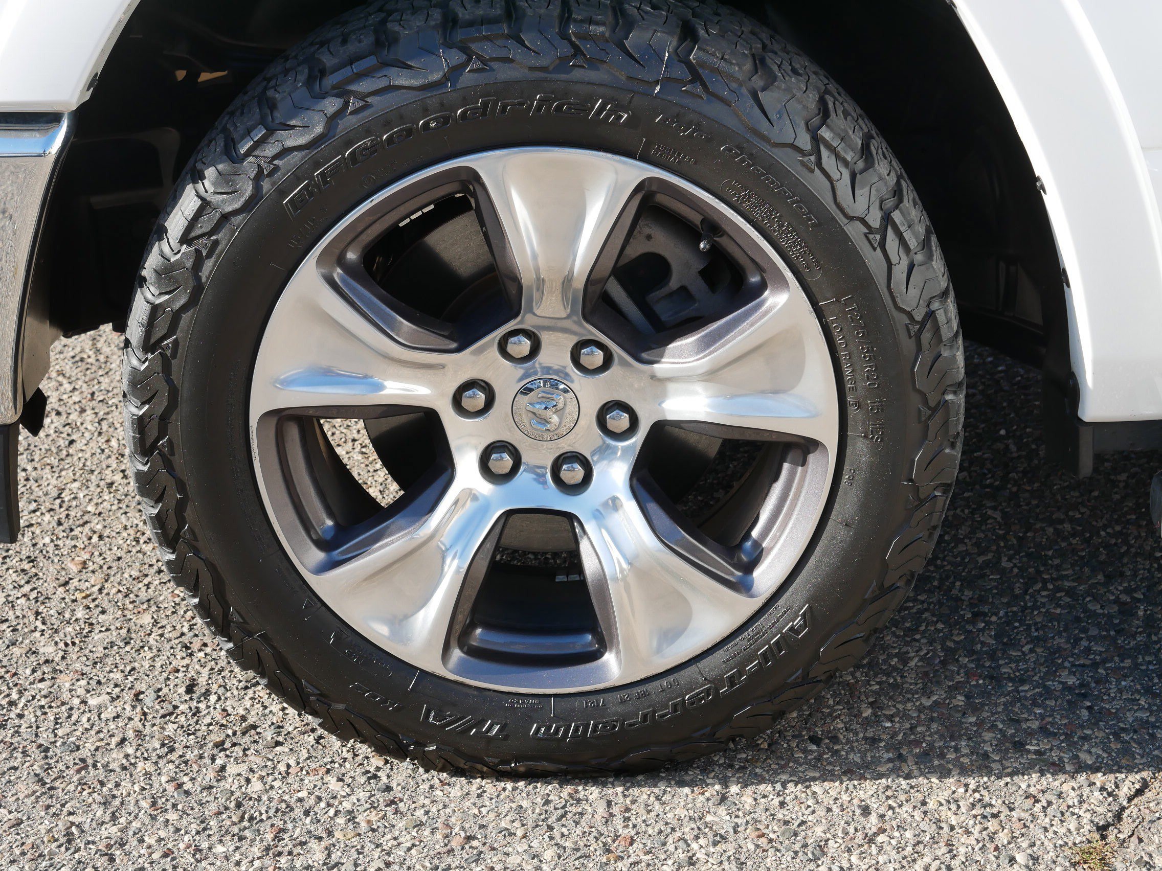 Used 2019 RAM 1500 Laramie image 15