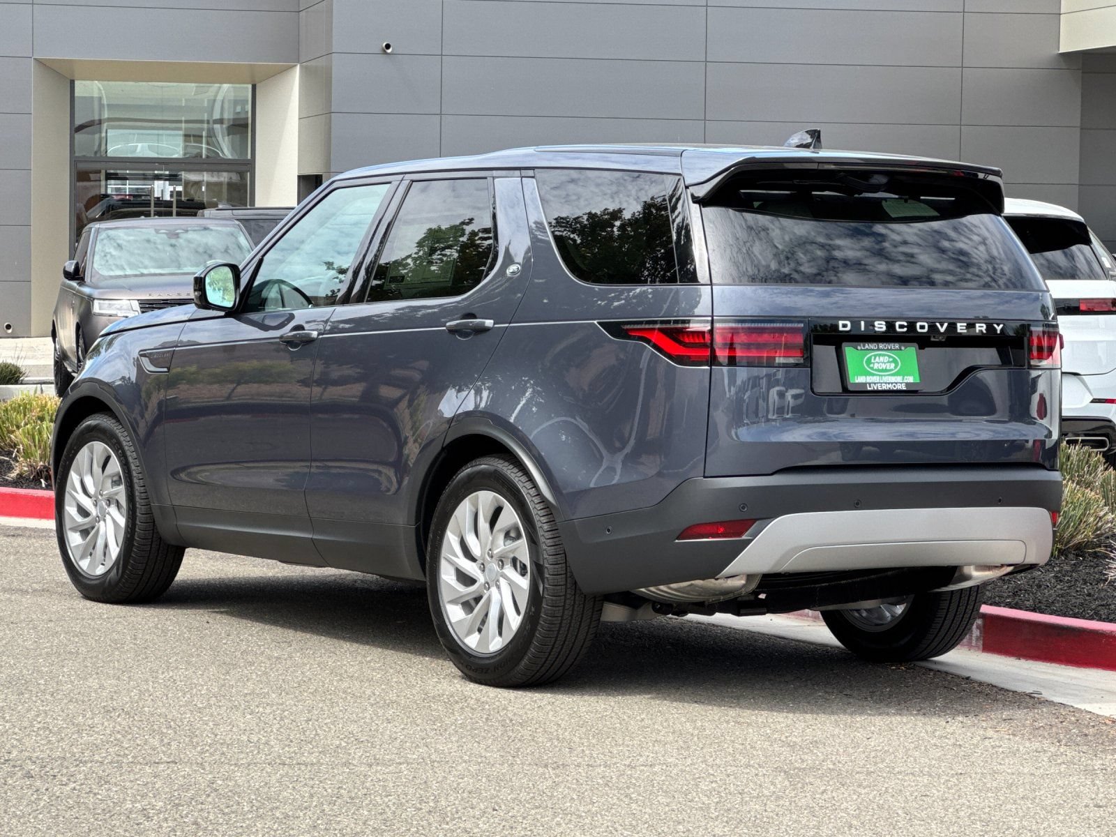New 2026 Land Rover Discovery S AWD/4WD image 4