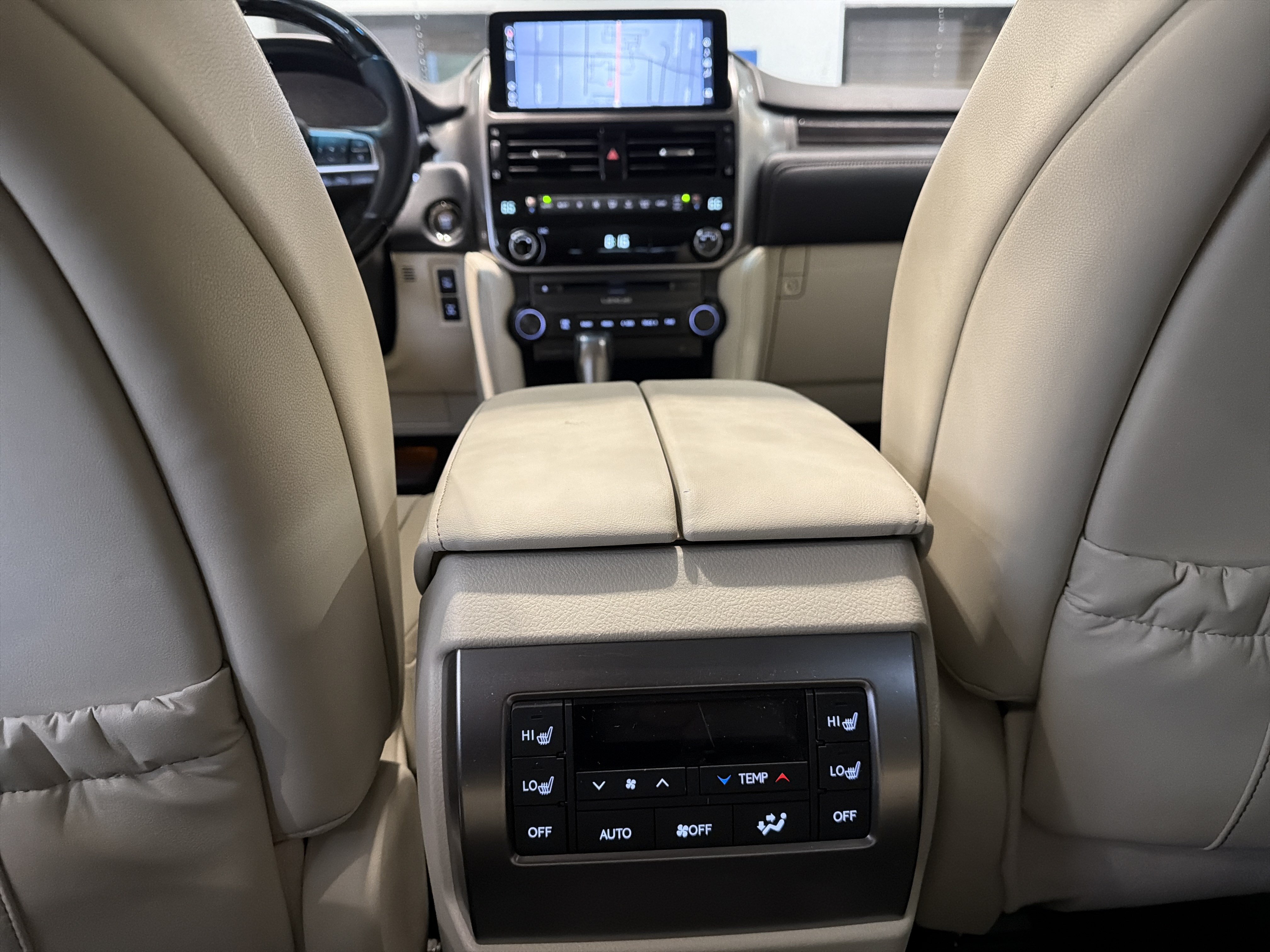 Certified 2023 Lexus GX 460 Premium w/ Premium Package AWD/4WD image 41