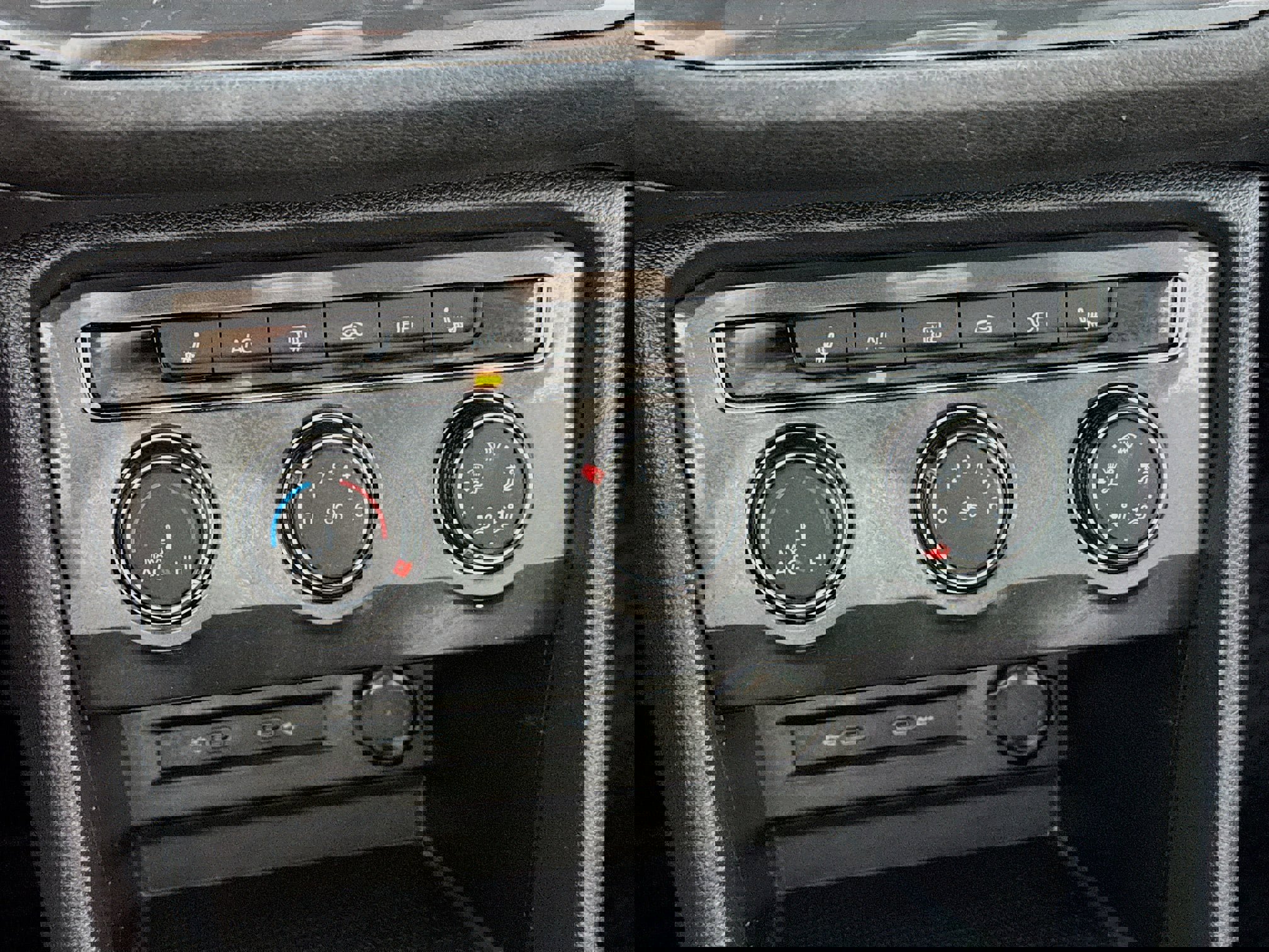 Used 2023 Volkswagen Tiguan S image 16