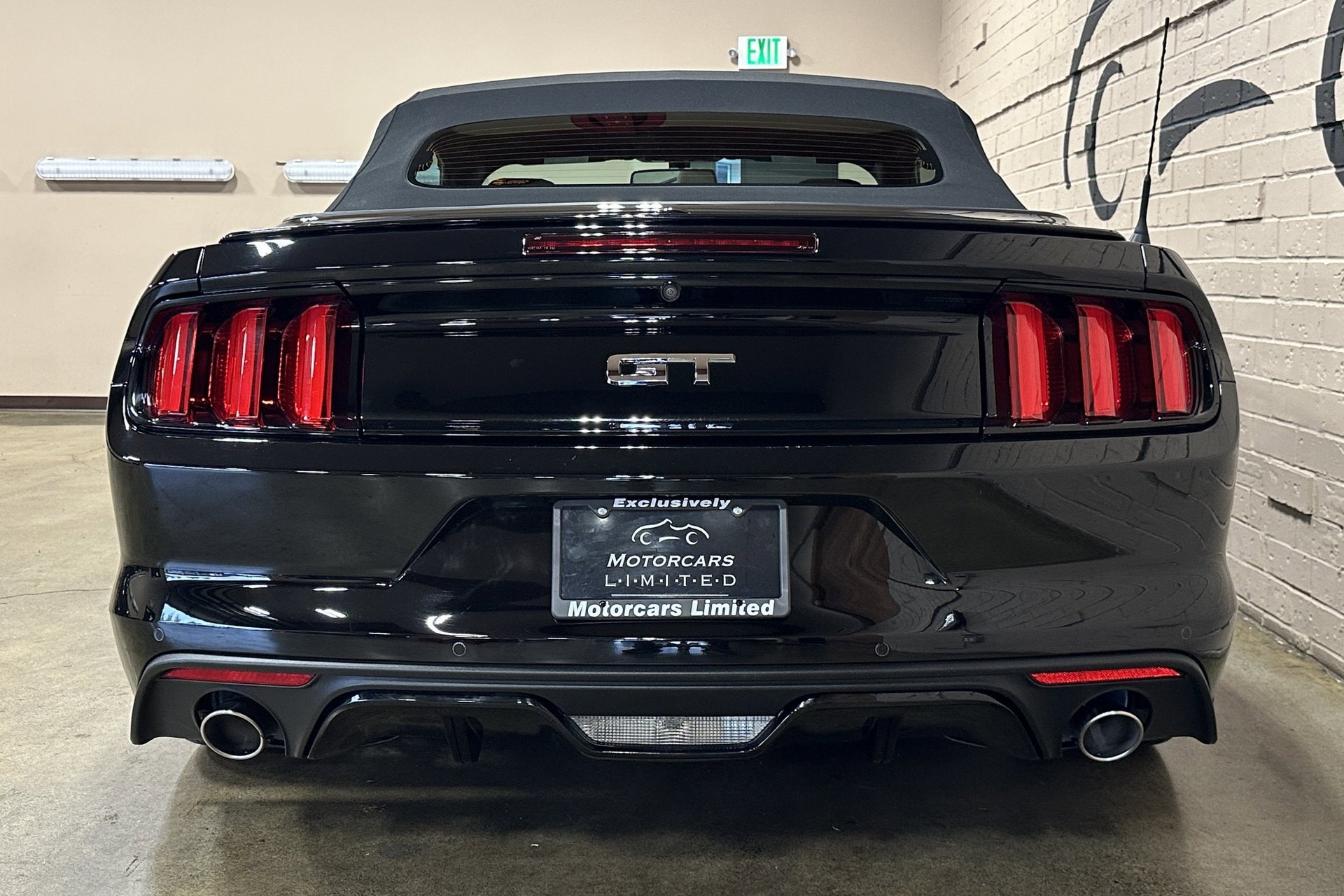 Used 2017 Ford Mustang GT Premium w/ Equipment Group 401A image 8