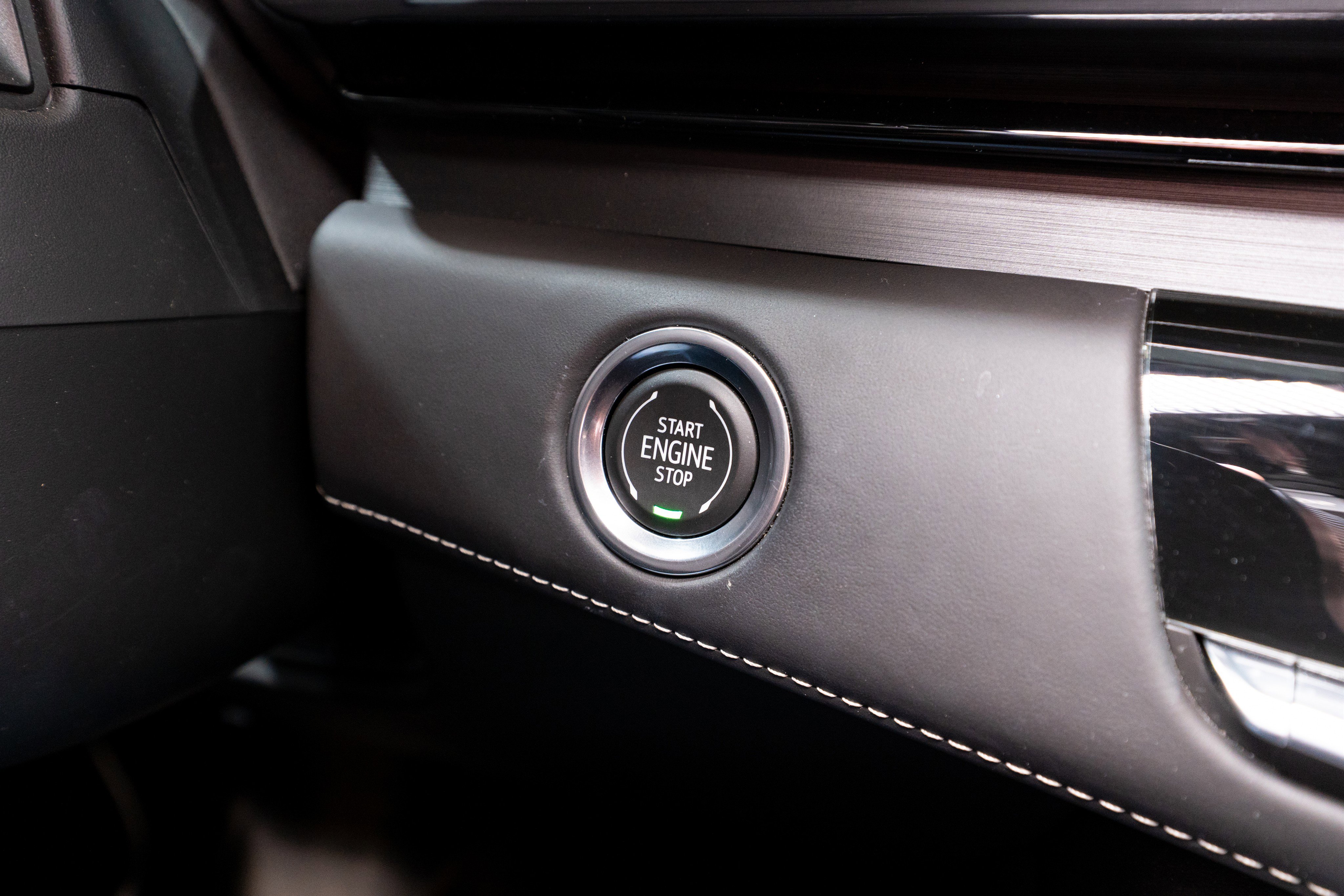 Used 2023 Cadillac Escalade Sport Platinum w/ LPO, ONYX Package image 34