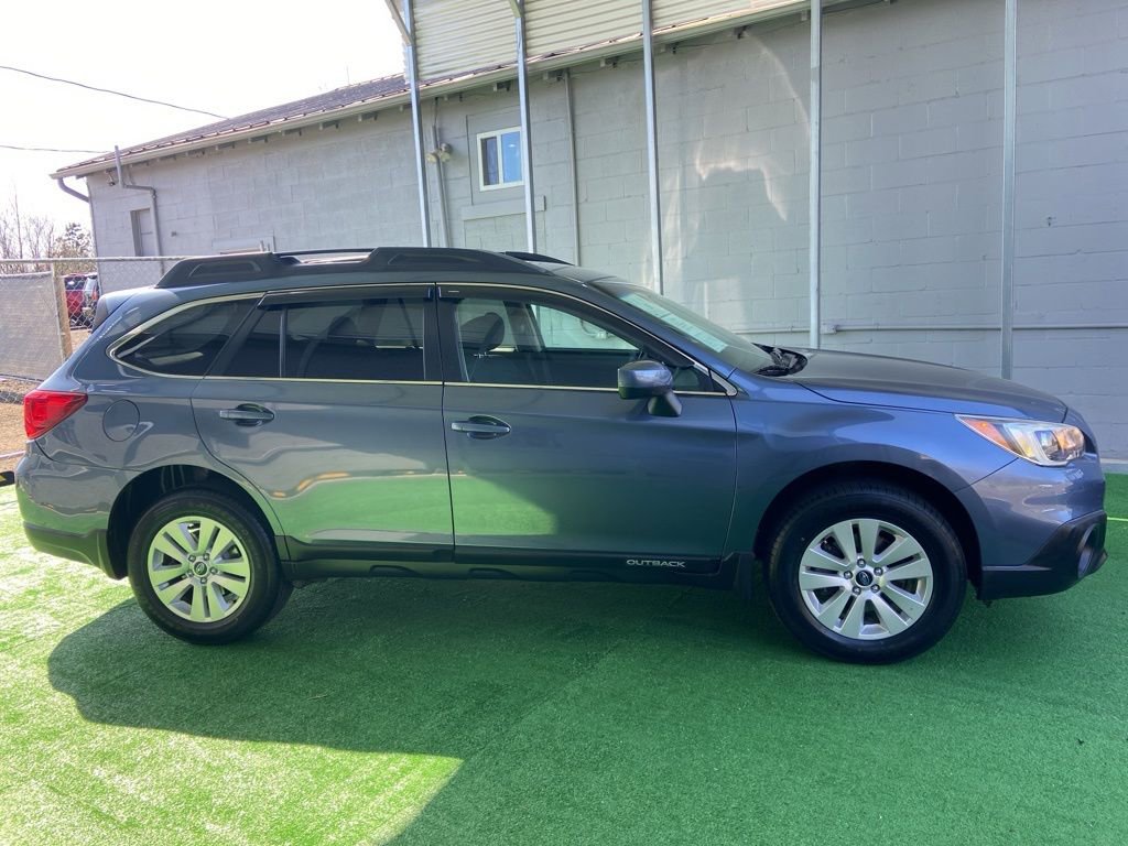 Used 2016 Subaru Outback 2.5i Premium image 3
