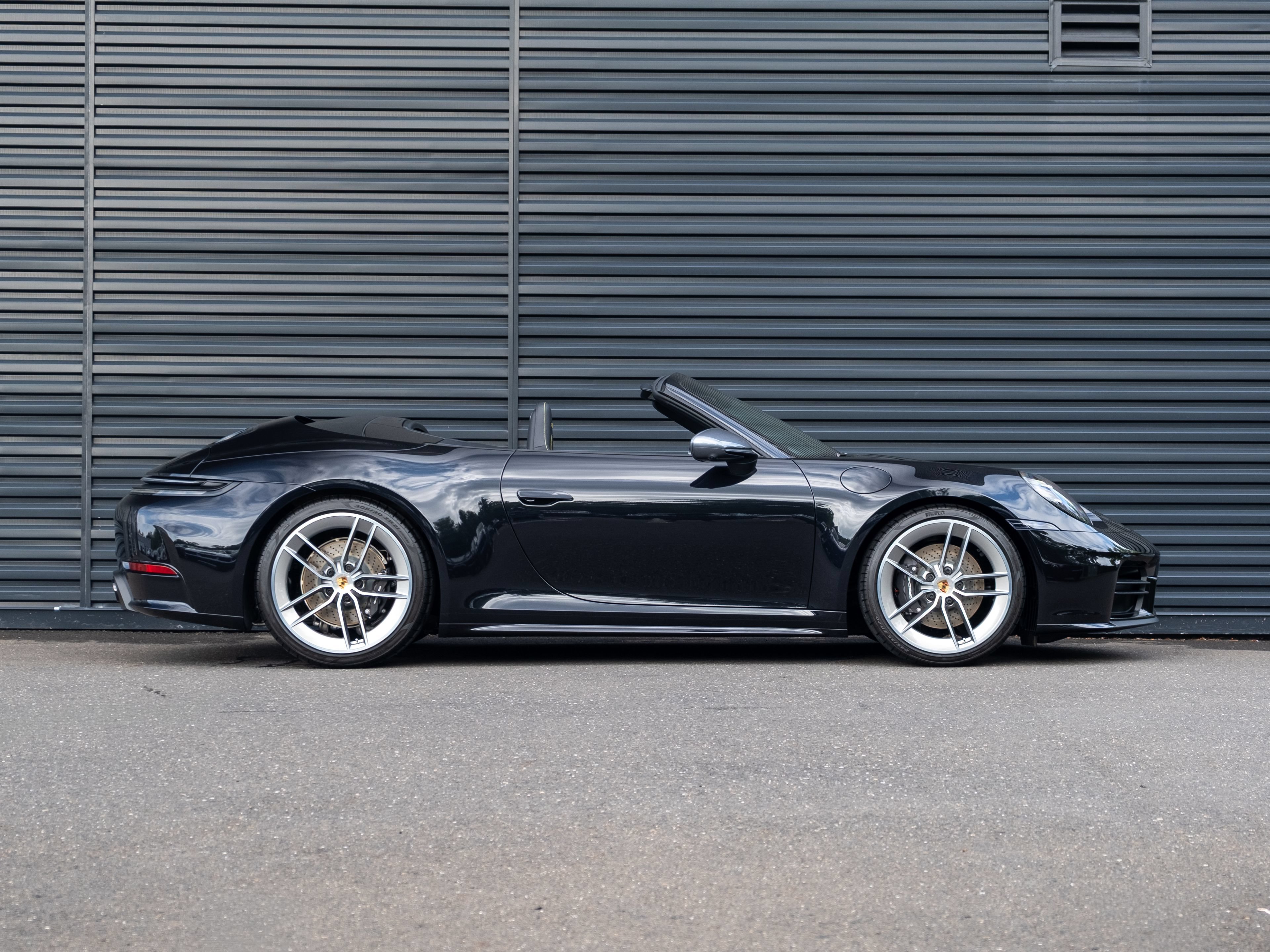 New 2026 Porsche 911 Carrera T RWD image 9