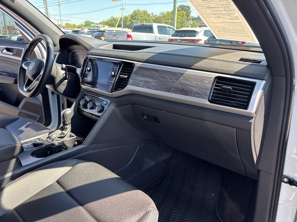 Used 2023 Volkswagen Atlas Cross Sport SE AWD/4WD image 36