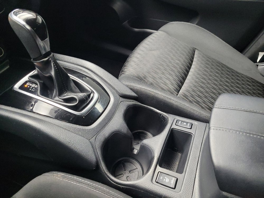 Used 2018 Nissan Rogue SV image 26