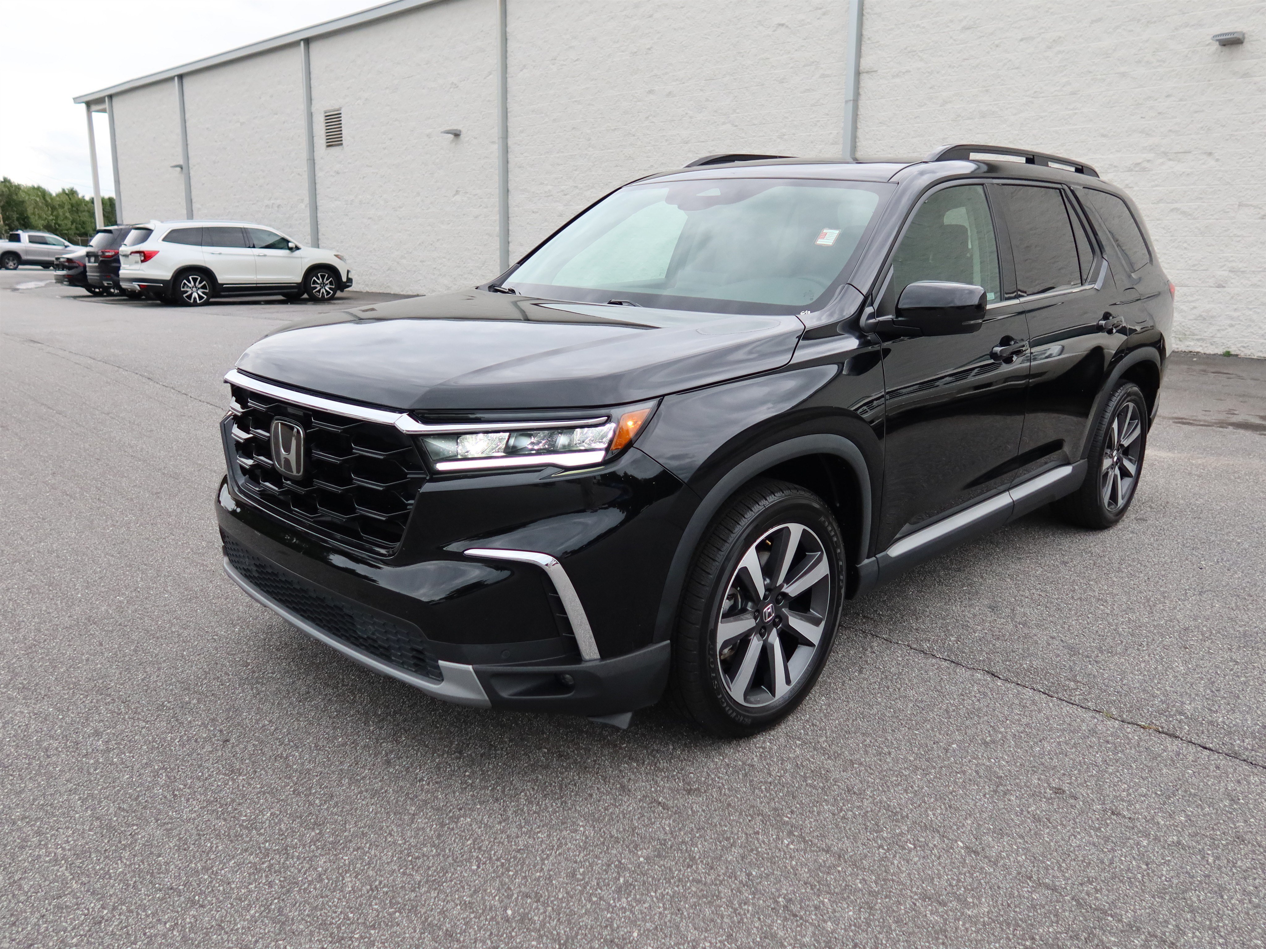 Used 2023 Honda Pilot Touring image 9
