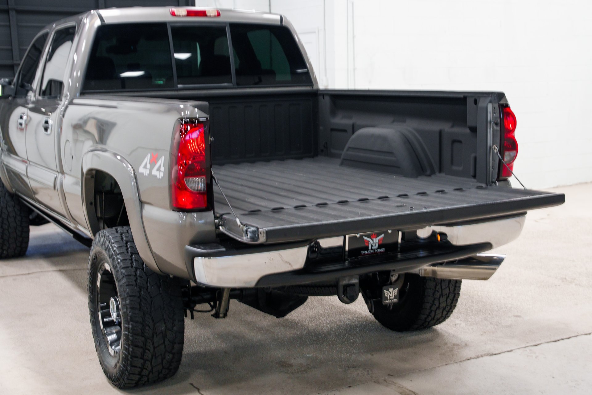 Used 2007 Chevrolet Silverado 2500 LT w/ Heavy-Duty Power Package AWD/4WD image 32