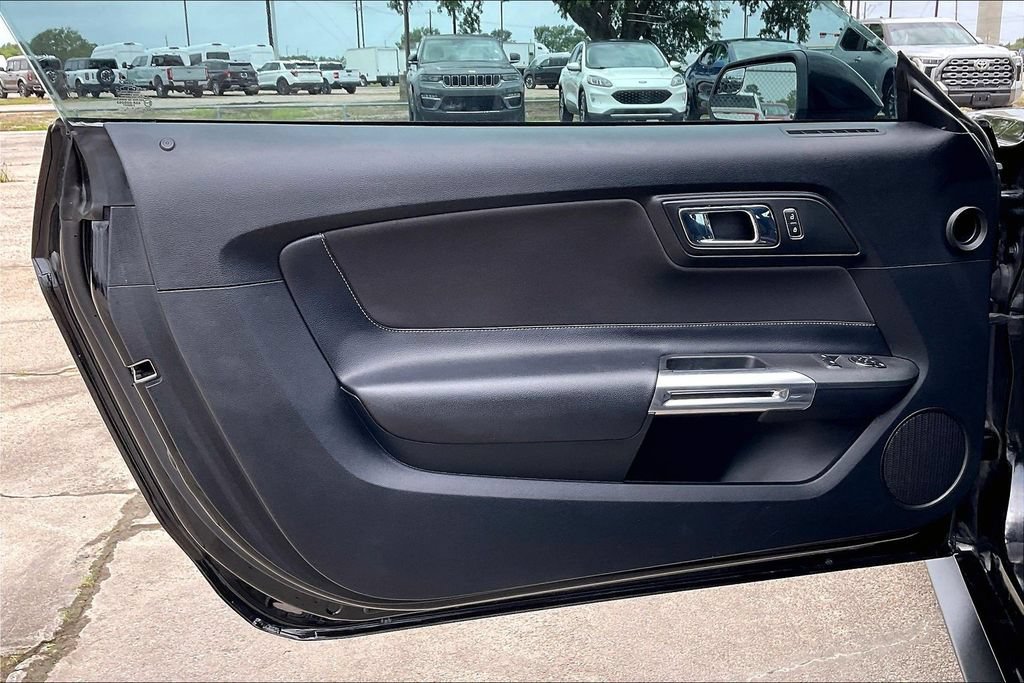 Used 2016 Ford Mustang GT RWD image 15