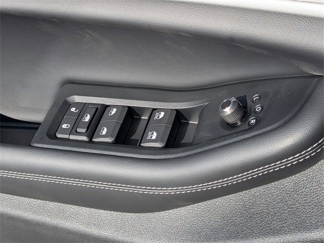 New 2025 Jeep Grand Cherokee Limited w/ Black Appearance Package image 15