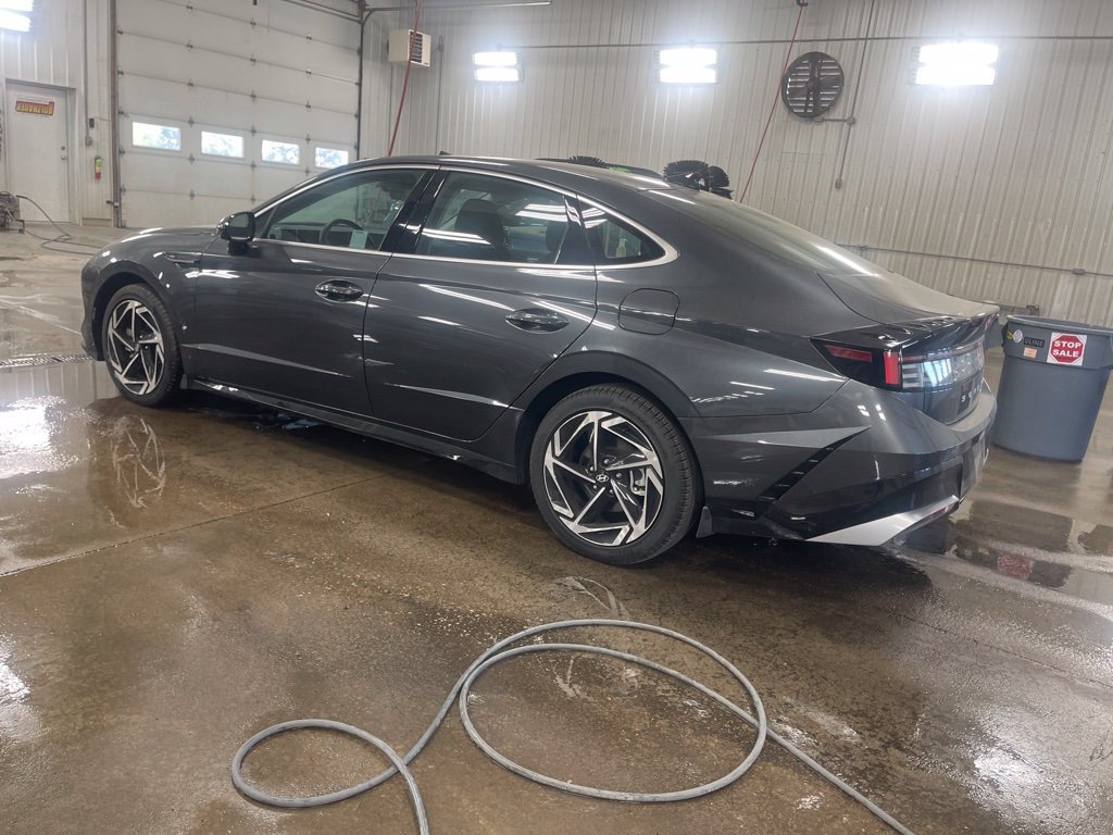 Used 2026 Hyundai Sonata SEL FWD image 3