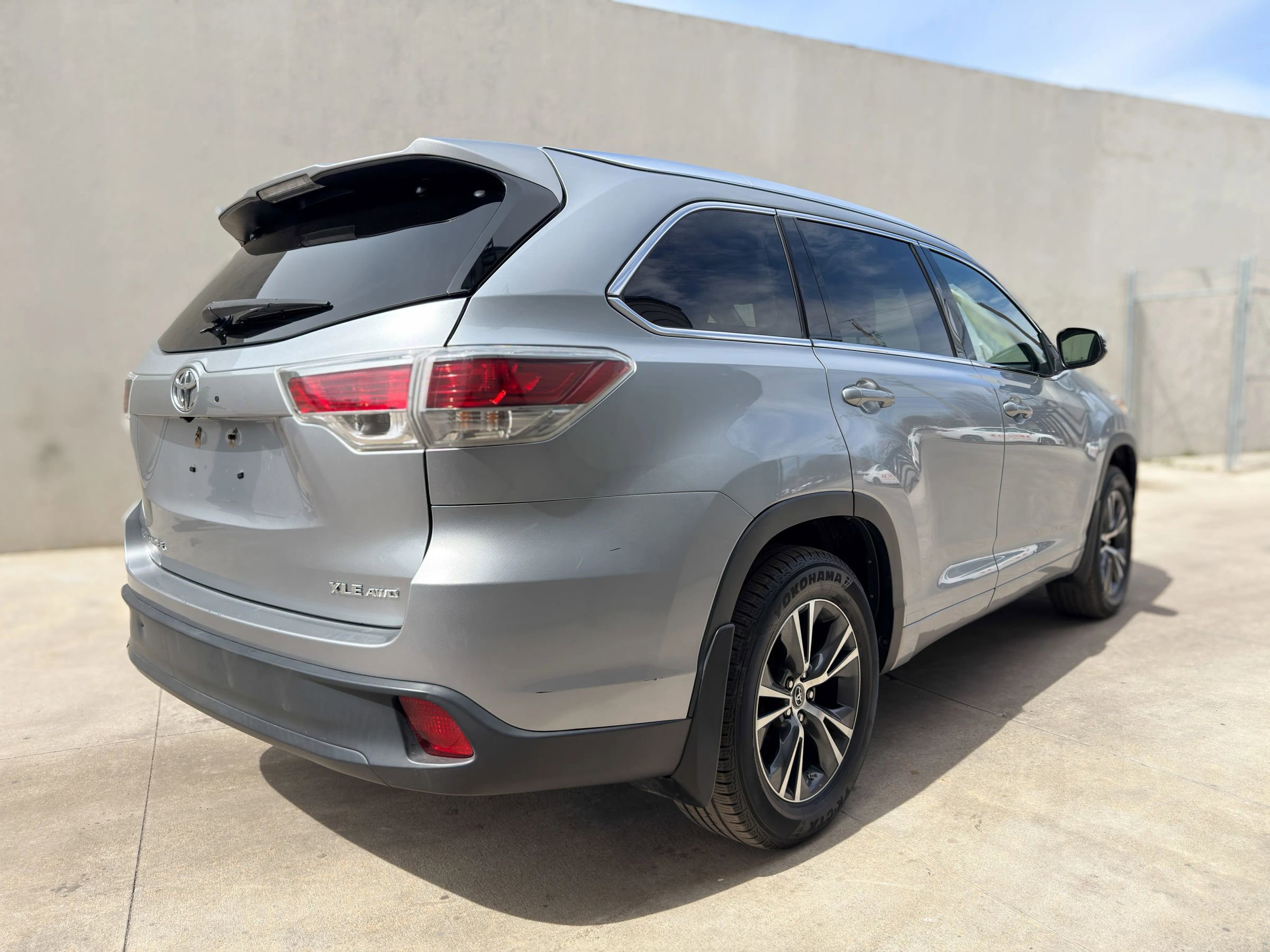 Used 2016 Toyota Highlander XLE image 8