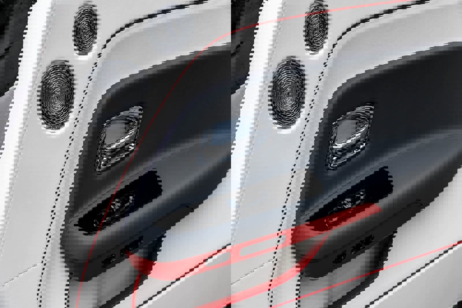 New 2025 Rolls-Royce Spectre image 48