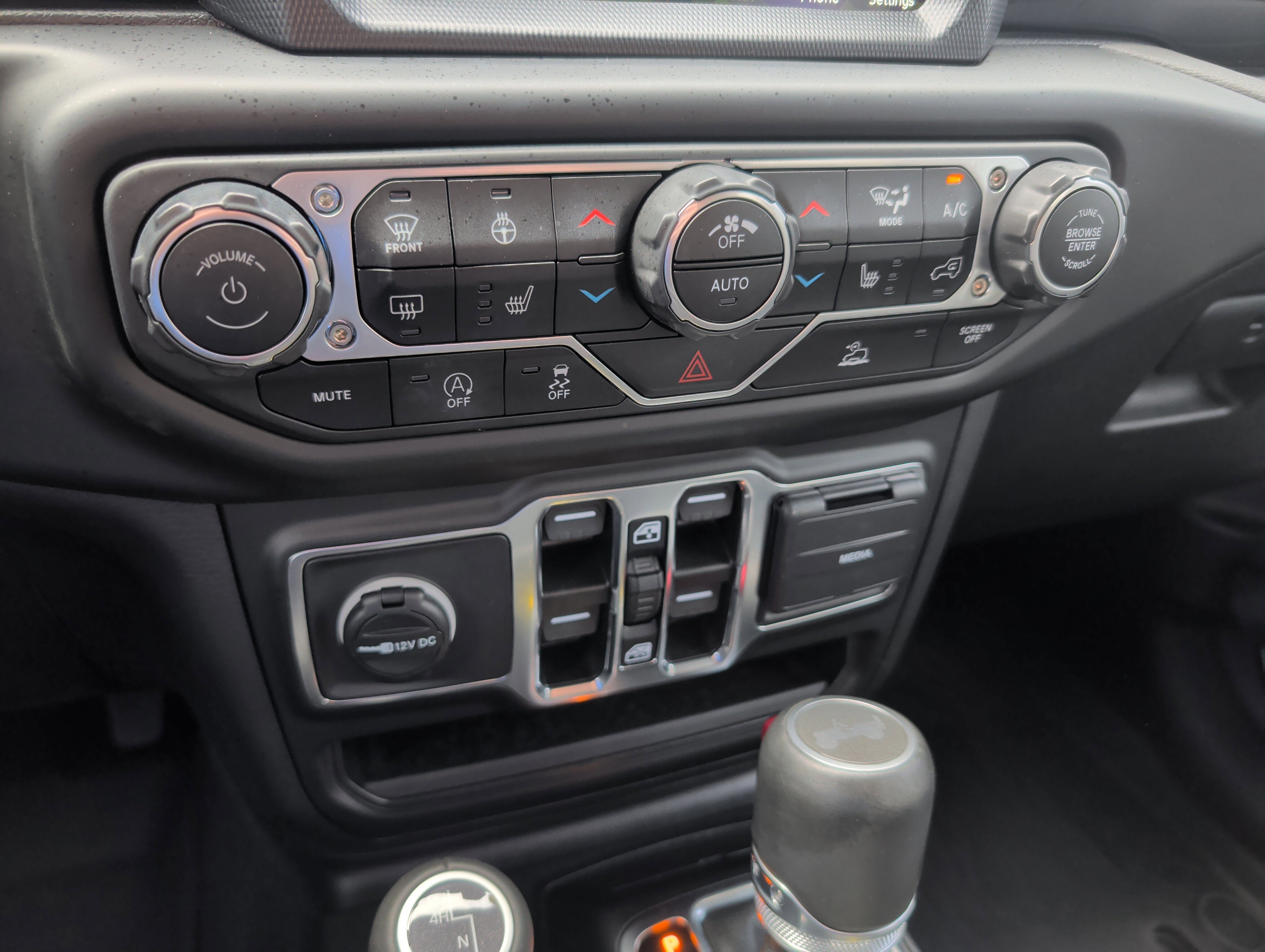 Used 2023 Jeep Wrangler Unlimited Sahara image 26