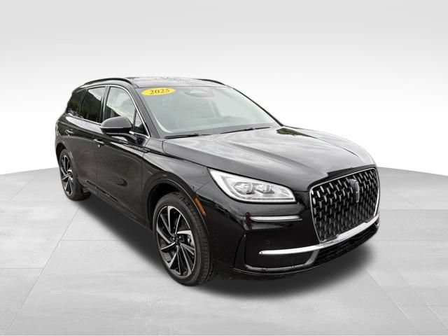 Used 2025 Lincoln Corsair Grand Touring w/ Equipment Group 301A AWD/4WD image 8