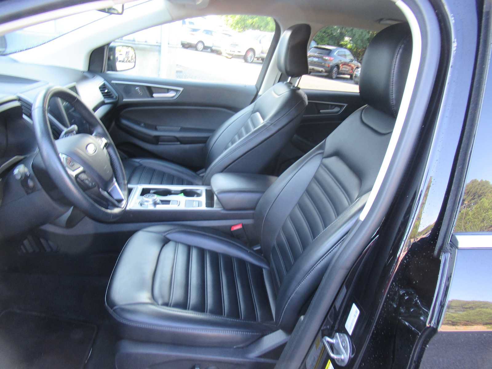 Used 2024 Ford Edge SEL AWD/4WD image 10