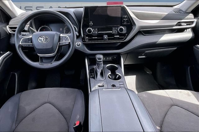 Used 2023 Toyota Highlander L FWD image 7