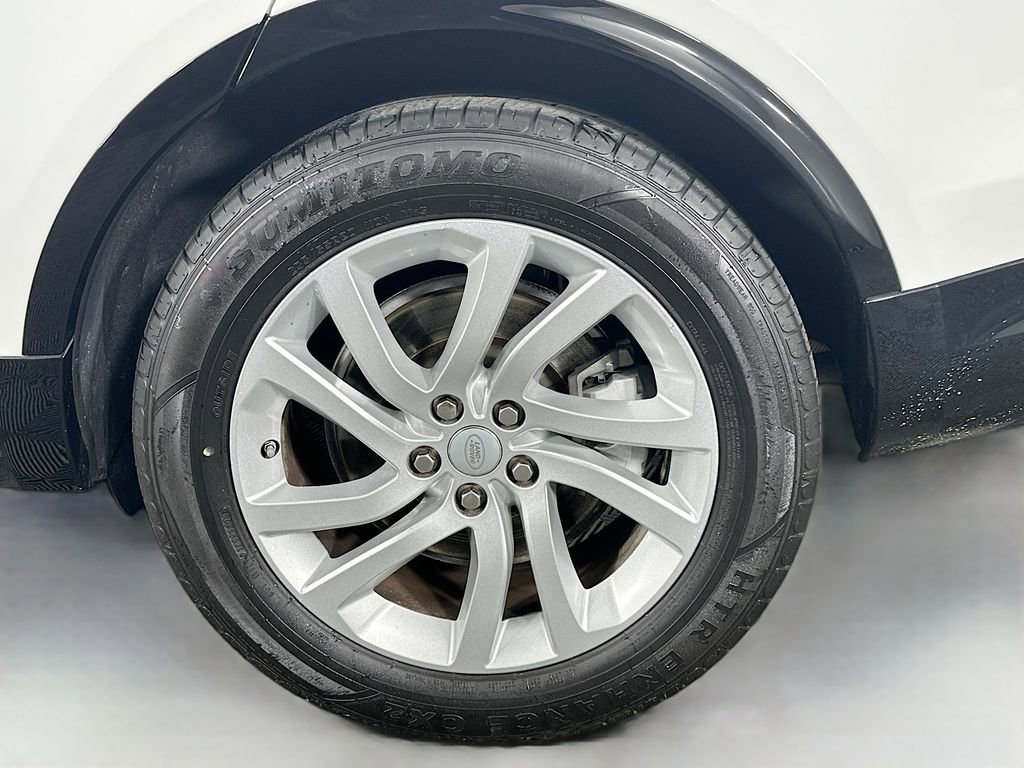 Used 2020 Land Rover Discovery Landmark image 34