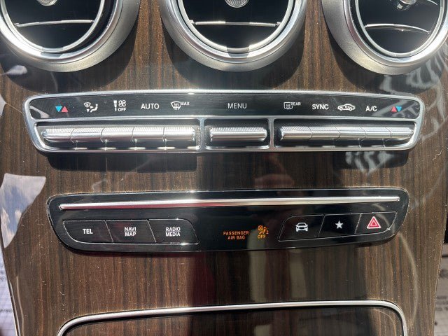 Used 2021 Mercedes-Benz GLC 300 4MATIC image 24