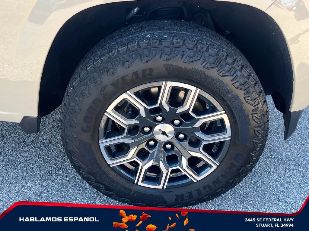 Used 2023 Chevrolet Colorado Z71 w/ Z71 Convenience Package 2 AWD/4WD image 21