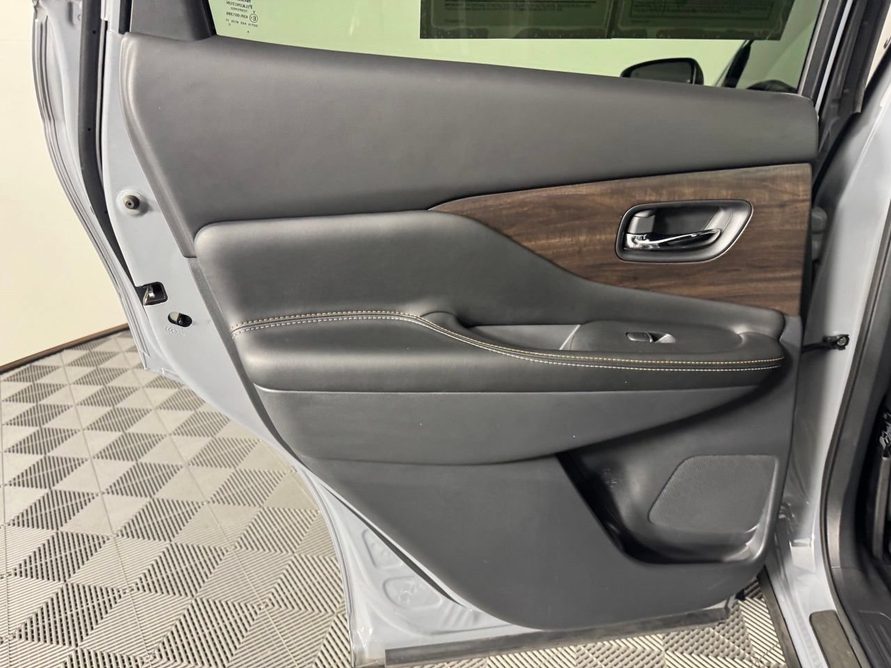 Used 2023 Nissan Murano Platinum w/ Cargo Package FWD image 29