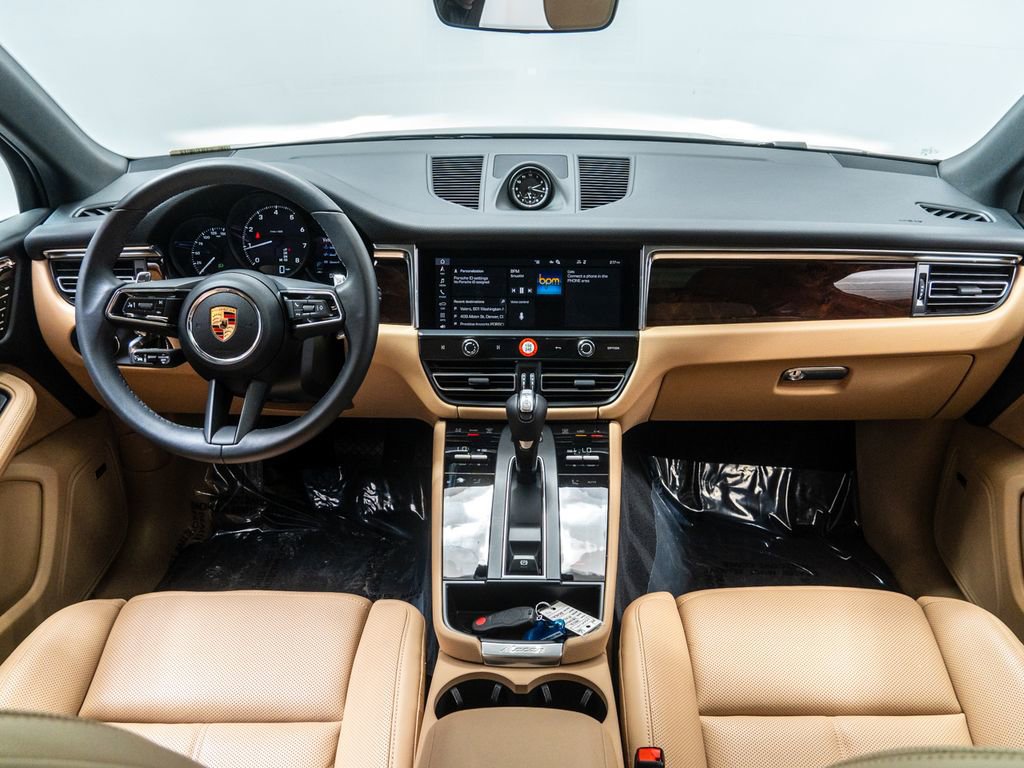 Used 2025 Porsche Macan image 21