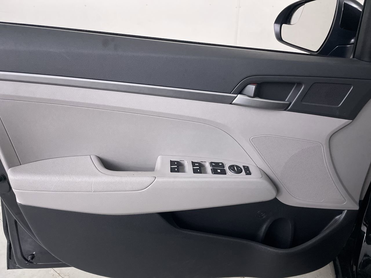 Used 2018 Hyundai Elantra SE FWD image 10