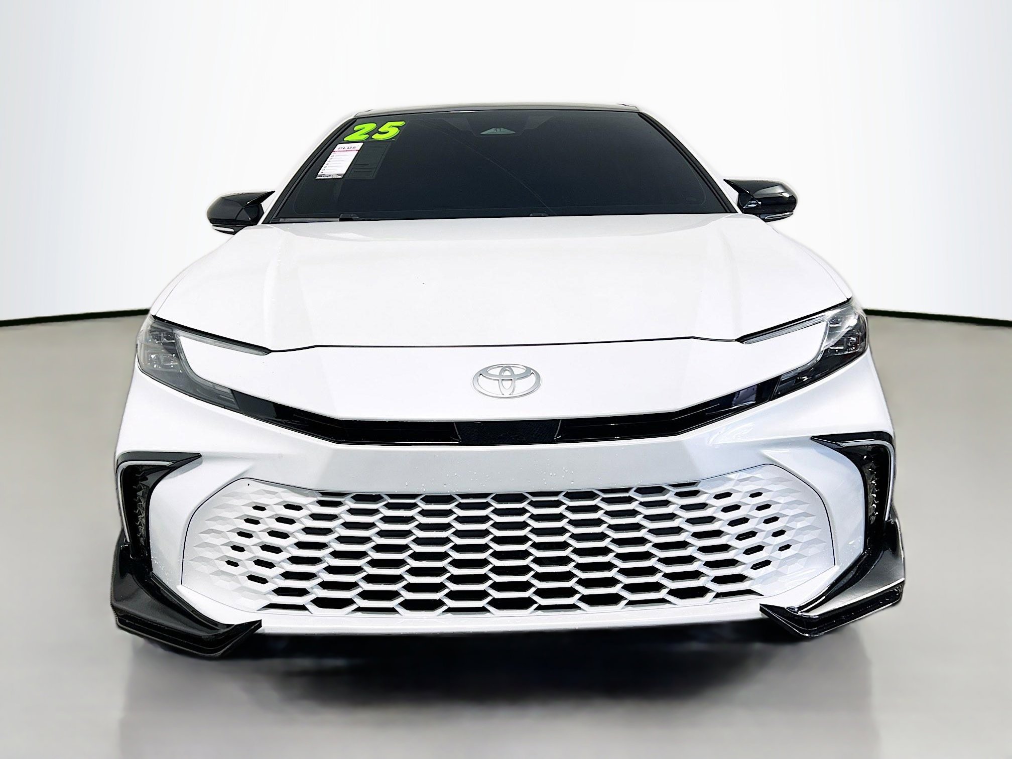 Used 2025 Toyota Camry XSE image 11