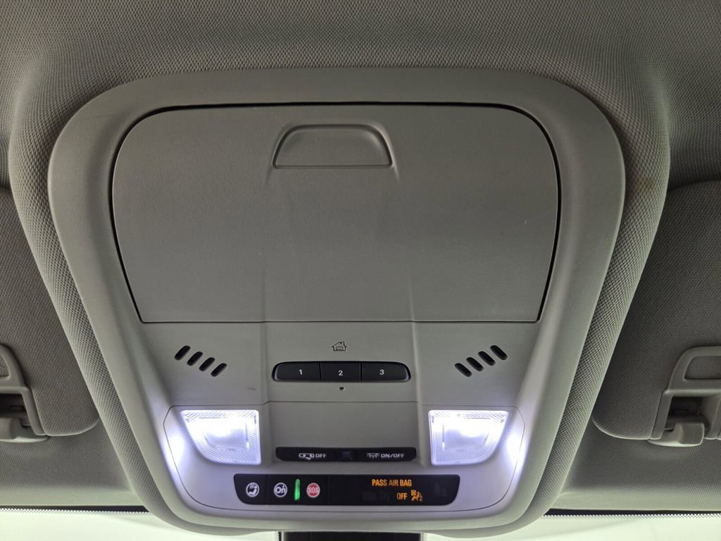 Used 2020 Chevrolet Equinox Premier image 23