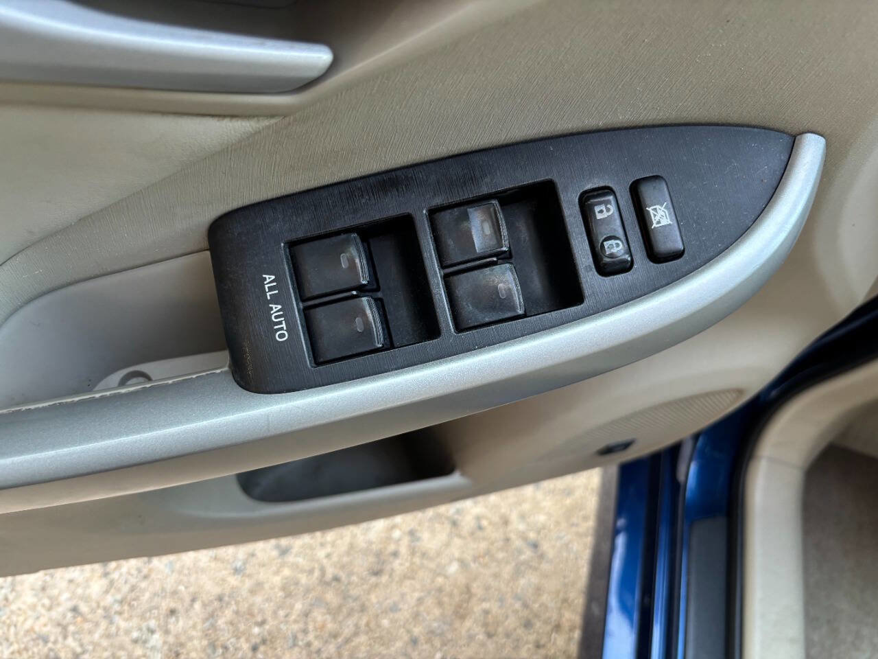 Used 2010 Toyota Prius Two image 9