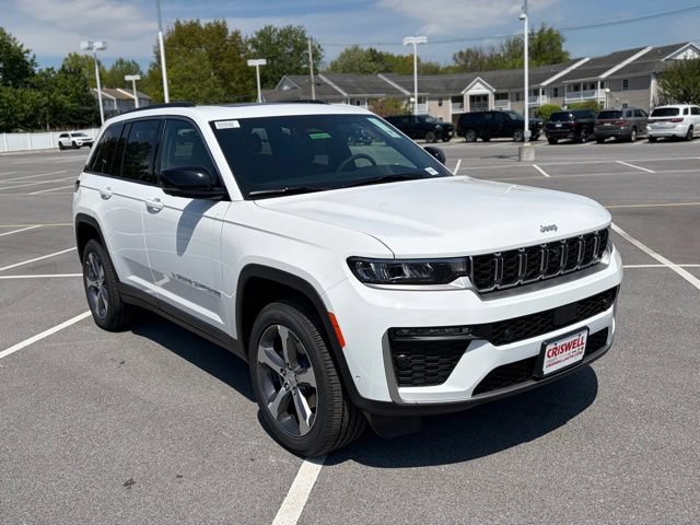New 2026 Jeep Grand Cherokee Limited w/ Luxury Tech Group II AWD/4WD image 2