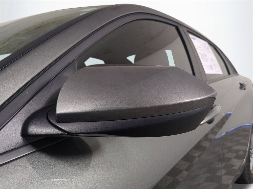 Used 2025 Hyundai Elantra SE FWD image 12