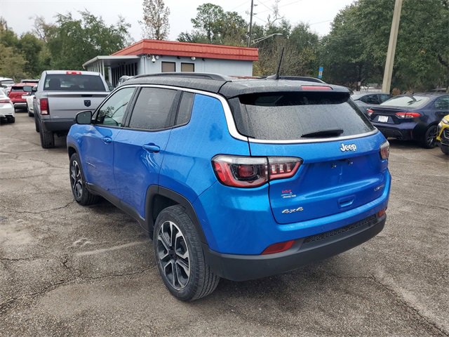 Used 2024 Jeep Compass Limited image 3