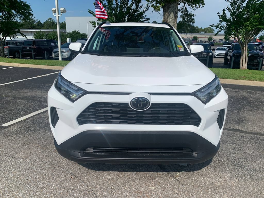 Used 2025 Toyota RAV4 XLE w/ Convenience Package FWD image 3