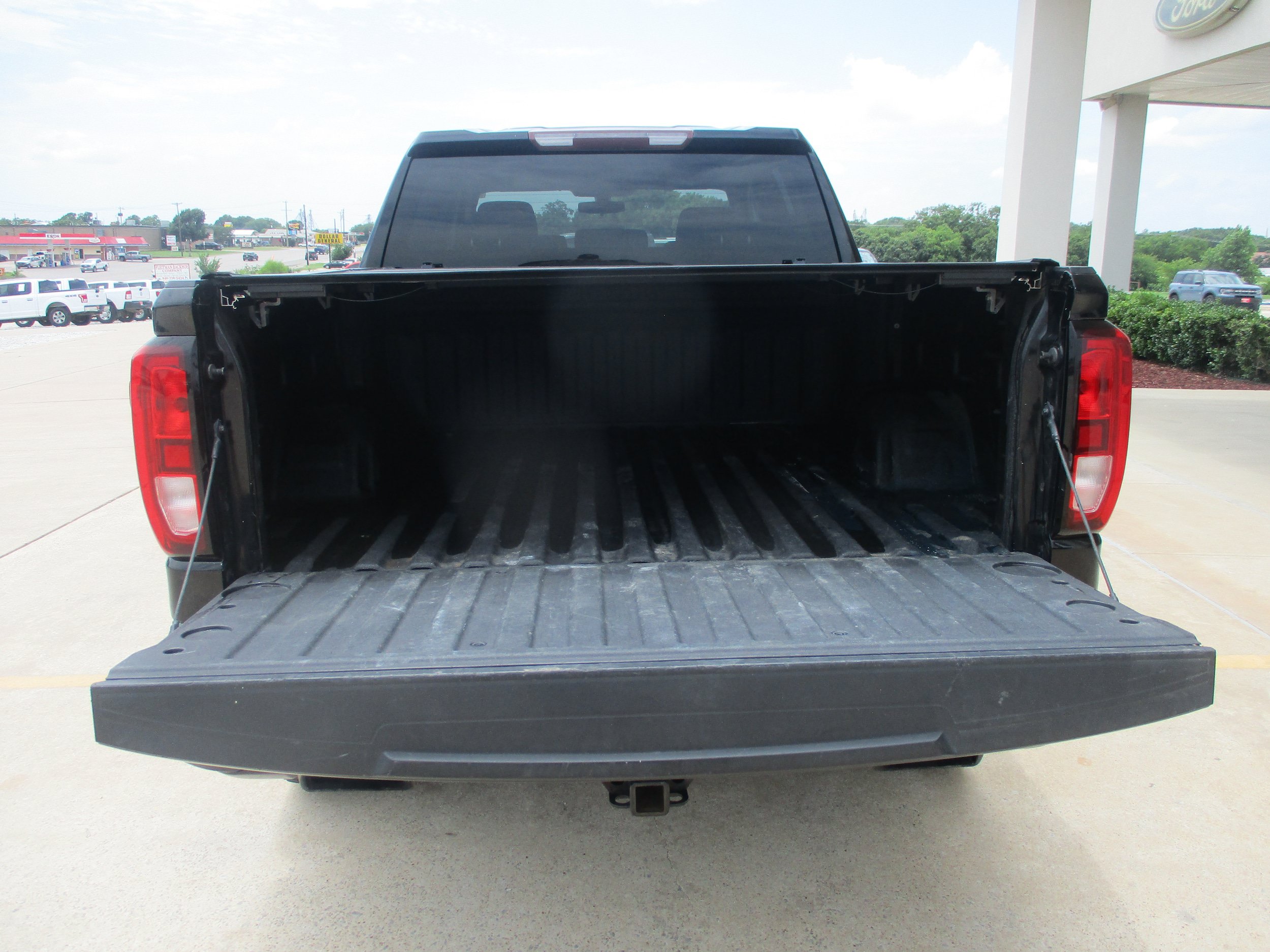 Used 2020 GMC Sierra 1500 Elevation w/ Elevation Value Package AWD/4WD image 8