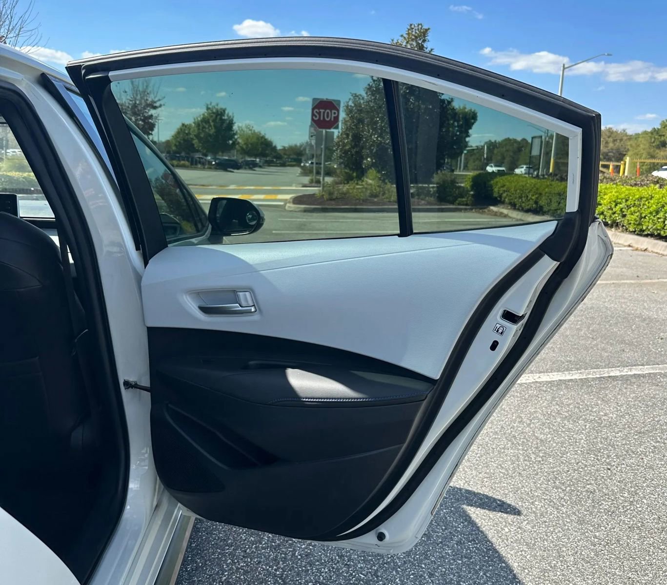 Used 2020 Toyota Corolla SE image 17