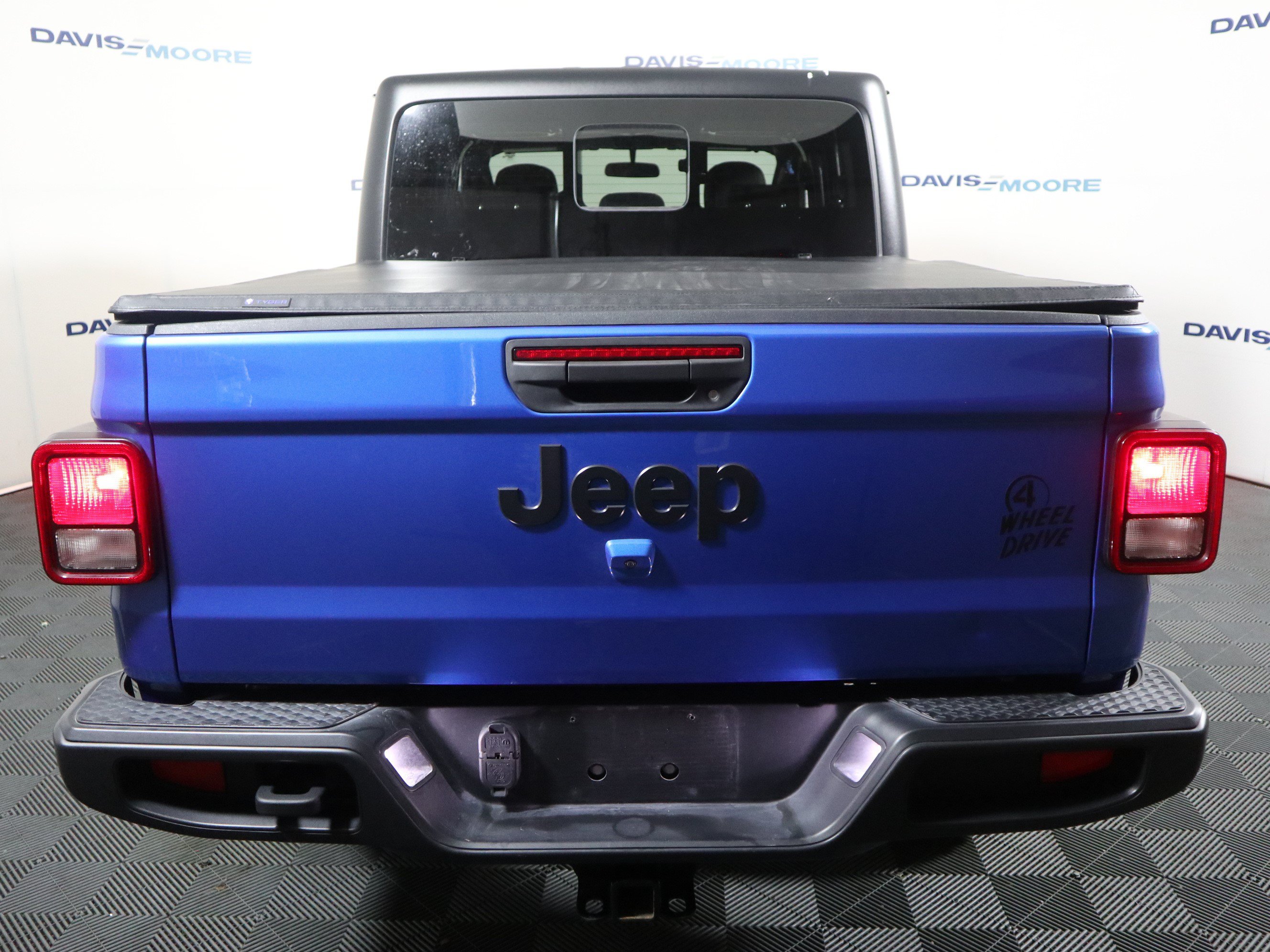 Used 2022 Jeep Gladiator Sport AWD/4WD image 7
