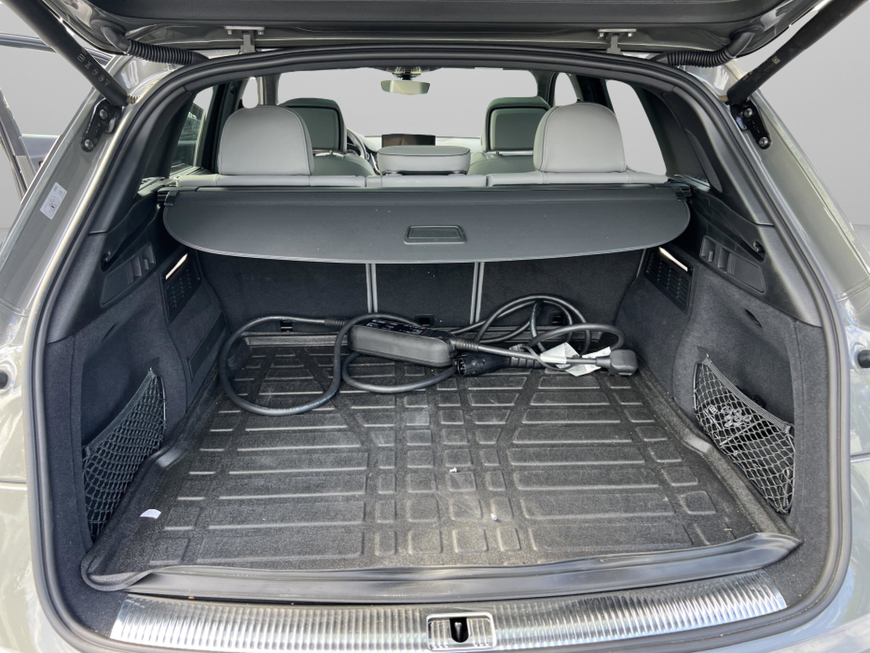 Used 2024 Audi Q5 e Prestige image 25