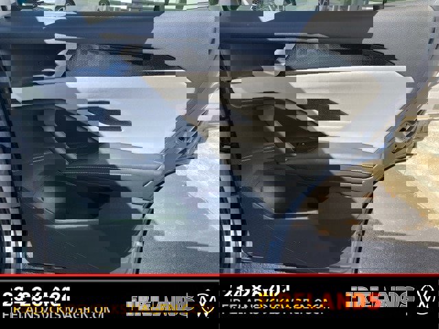 New 2025 Volkswagen Tiguan SE image 50